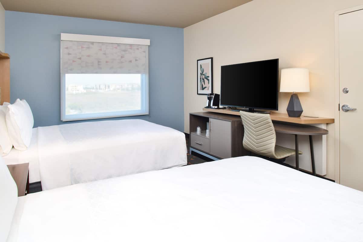 1 bedroom, desk, laptop workspace, blackout drapes