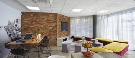 Standard Studio | Living area