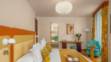 Premium bedding, in-room safe, desk, laptop workspace