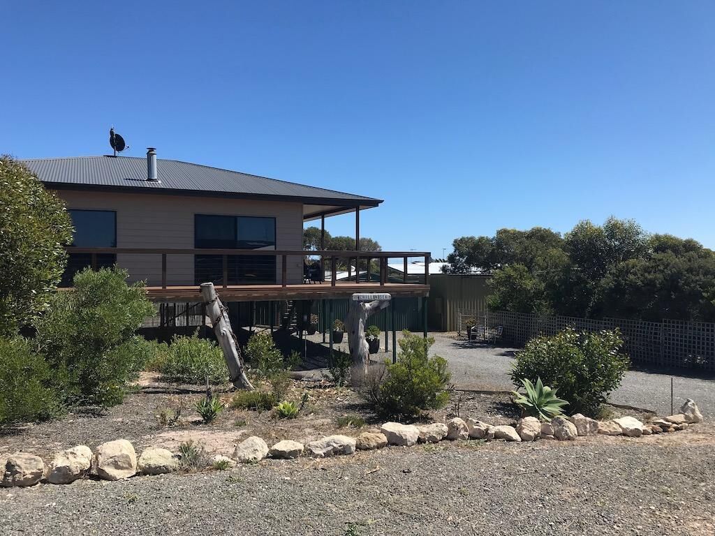 Chill n sea - Beautiful elevated holiday home — image 16