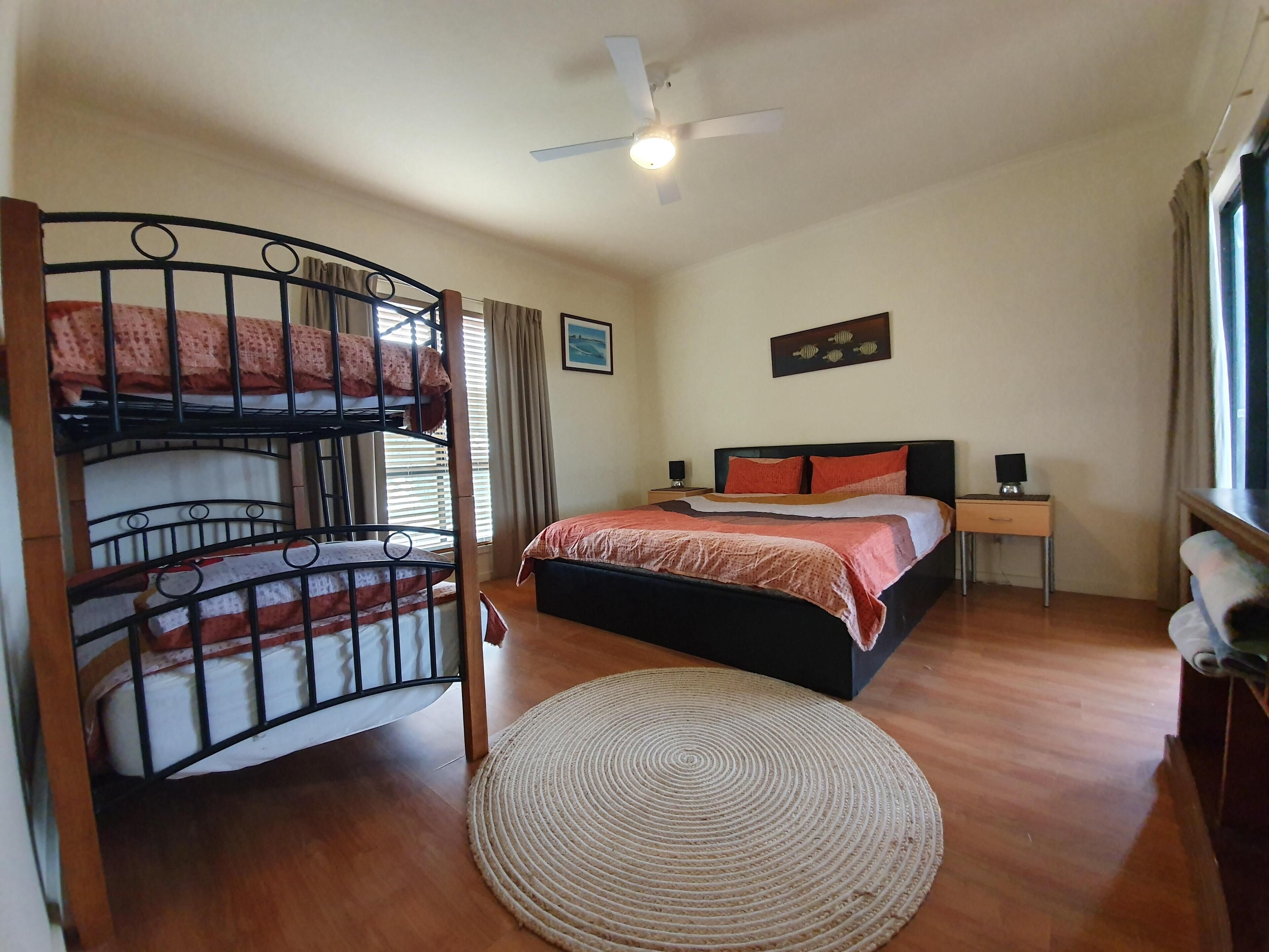 Chill n sea - Beautiful elevated holiday home — image 6