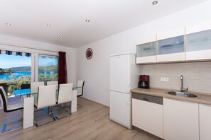 Appartement, 3 chambres, fumeurs, balcon | Cuisine privée