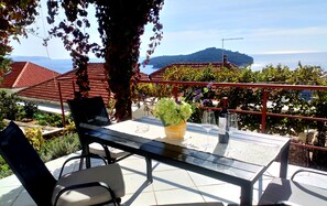Apartment, 1 Schlafzimmer, Terrasse | Unterkunftsgelände