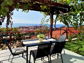 Apartment, 1 Schlafzimmer, Terrasse | Unterkunftsgelände