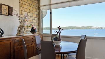 Apartment, 2 Bedrooms, Smoking, Patio | Dining