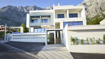 Villa, 4 Bedrooms, Smoking, Private Pool | Exterior