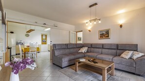 Unclassified image, 3 of 10, button - Spacious and Comfortable Apartment in Medulin, Croatia (Medulin)