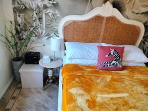 1 bedroom - Canalside Chic Your London Escape Starts Here! Wifi and Airport Transfers (Hemel Hempstead)