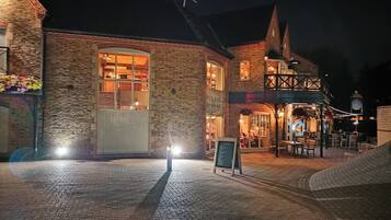 Apartment, 1 Bedroom, Smoking, Balcony | Exterior