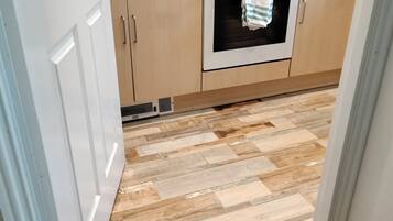 Apartment, 1 Bedroom, Smoking, Balcony | Private kitchen | Coffee/tea maker, electric kettle, dining tables