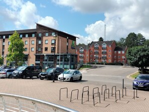 Apartment, 1 Bedroom, Smoking, Balcony | Exterior - Canalside Chic Your London Escape Starts Here! Wifi and Airport Transfers (Hemel Hempstead)