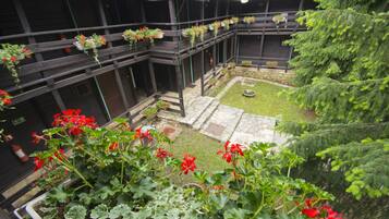 ุงูู
ูุทูุฉ ุงูู
ุญูุทุฉ ุจุงูู
ูุดุฃุฉ