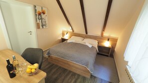 1 개의 침실, 책상, WiFi