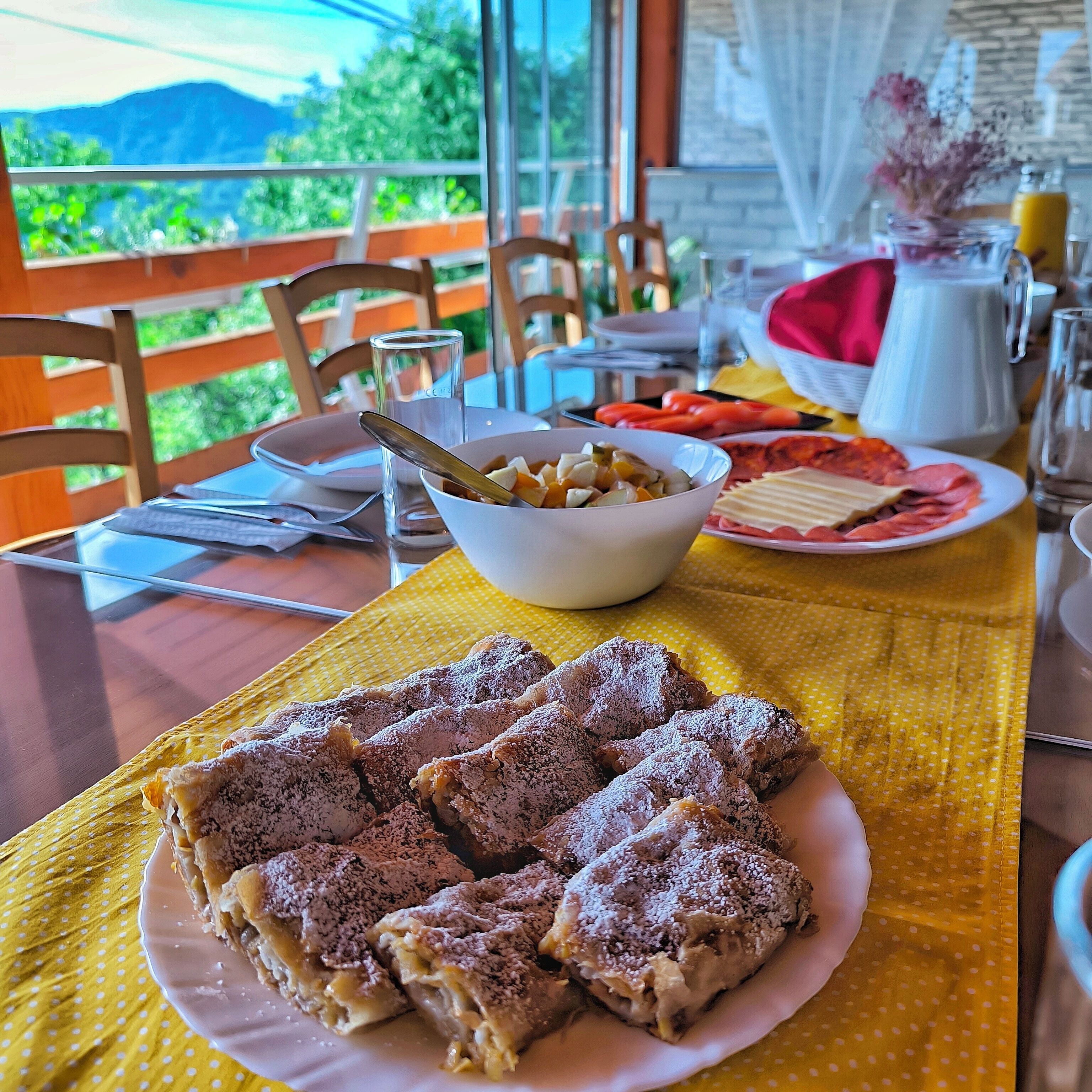 Aamiaisateria