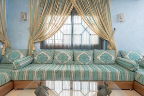 Interior - 5 Bedroom Holiday Villa Yasmine, Perfect for Family Holidays, Near Beaches (Salé)