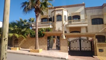 Villa, 5 Bedrooms, Smoking, Balcony | Property entrance