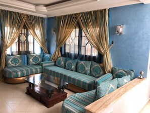 Villa, 5 chambres, fumeur, balcon | Intérieur