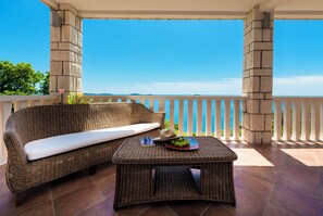 Villa, 4 chambres, fumeur, piscine privée | Balcon
