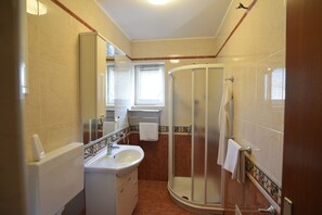 Apartment, 2 Bedrooms, Smoking, Balcony | Bathroom - Holiday Apartment With a Balcony and sea View, Just 300 Metres From the Beach (Bol)