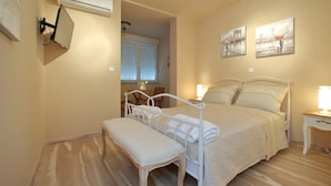 Apartment, 2 Bedrooms - Few Steps From the Center - new and Modern Apartment for 4 Persons (Zadar)