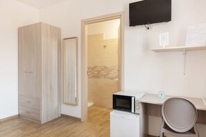 Kamer, 1 slaapkamer (Room 8) | Geluiddichte muren, gratis wifi, beddengoed