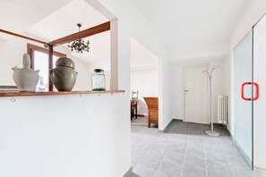 Appartement, 3 chambres | Coin séjour