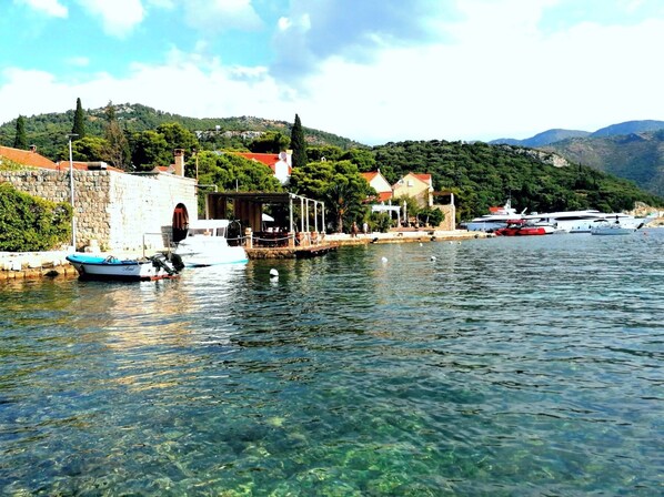 룸, 침실 2개, 흡연, 테라스 | 마리나