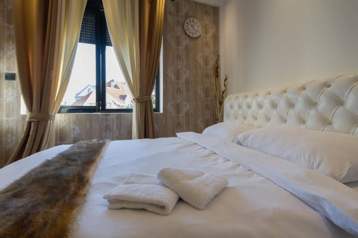 Apartamento superior | 1 quarto, roupas de cama premium, cofres nos quartos, escrivaninha