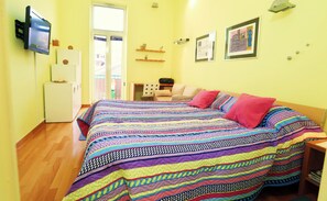 Apartamento, 2 quartos, para fumantes, sacada | Banheiro | Produtos de toalete grátis, secador de cabelo, chinelos 