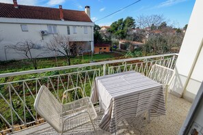 Appartement, 2 slaapkamers, balkon, uitzicht op tuin | Balkon