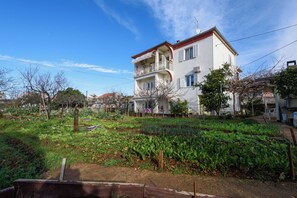 Apartemen, 2 kamar tidur, balkon, pemandangan kebun | Bagian depan properti
