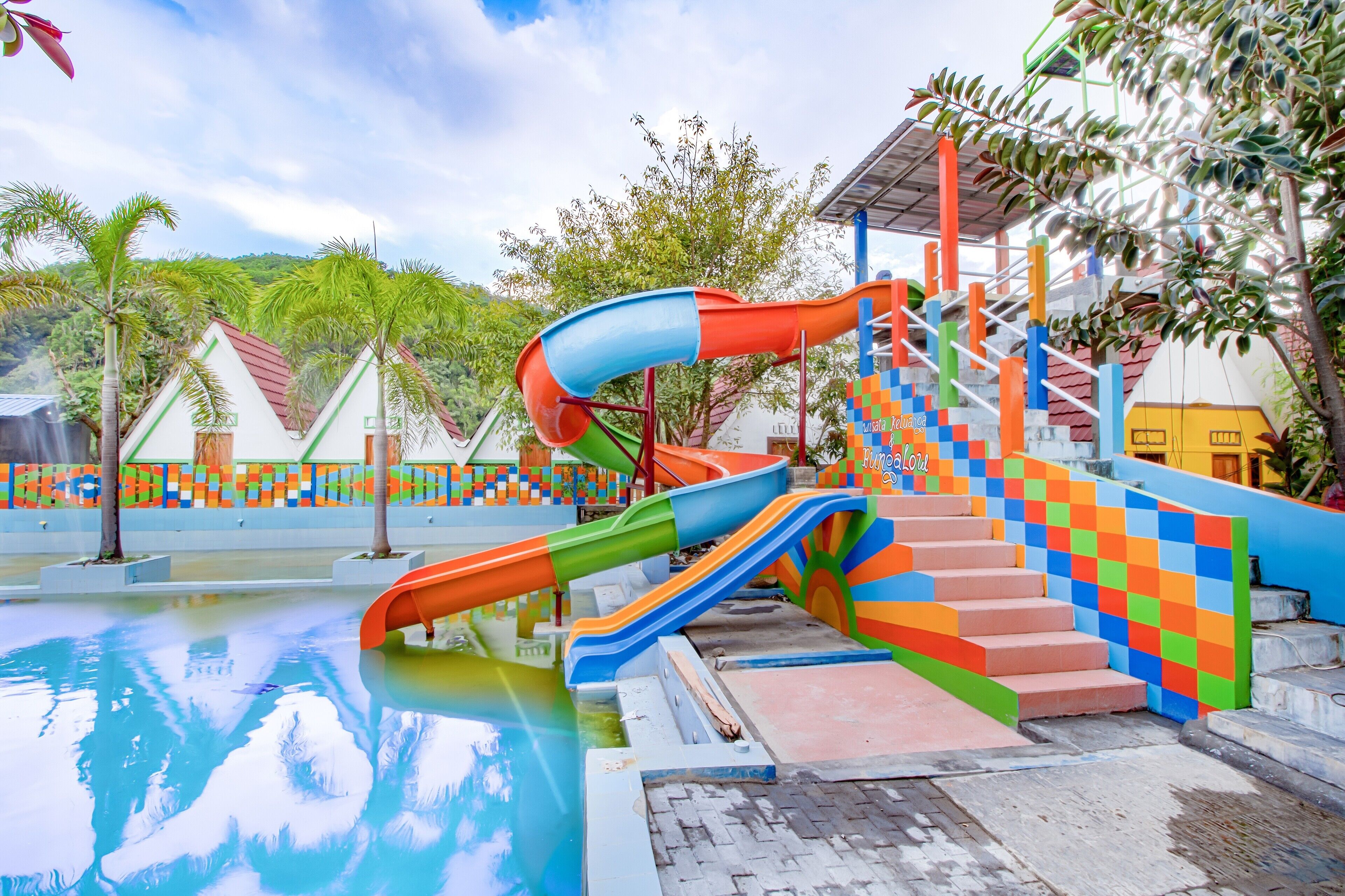 Kolam renang outdoor