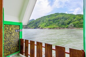 标准平房 | 湖景