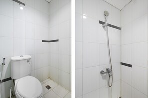 Kostenlose Toilettenartikel, Handtücher, Seife, Shampoo