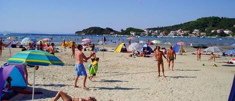 Apartment, 4 Bedrooms, Smoking, Balcony | Beach