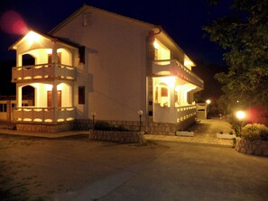 Apartment, 4 Schlafzimmer, Raucher, Balkon | Außenbereich
