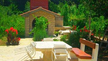Apartment, 3 Bedrooms, Smoking, Balcony | Outdoor dining