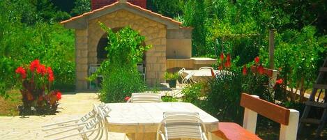 Apartment, 3 Bedrooms, Smoking, Balcony | Outdoor dining