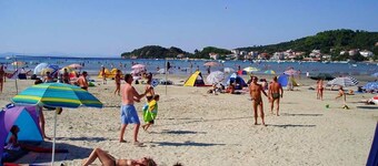 Pretty Apartment With Terrace on Island Rab