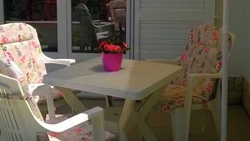 Apartment, 1 Bedroom, Smoking, Balcony | Outdoor dining