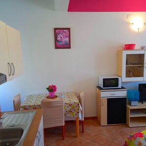 Appartamento, 1 camera da letto, fumatori, balcone | Ristoranti