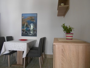 Appartamento, 2 camere da letto, fumatori, terrazzo | Area soggiorno