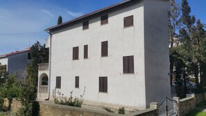 Apartment, 2 Bedrooms, Smoking, Terrace | Front of property
