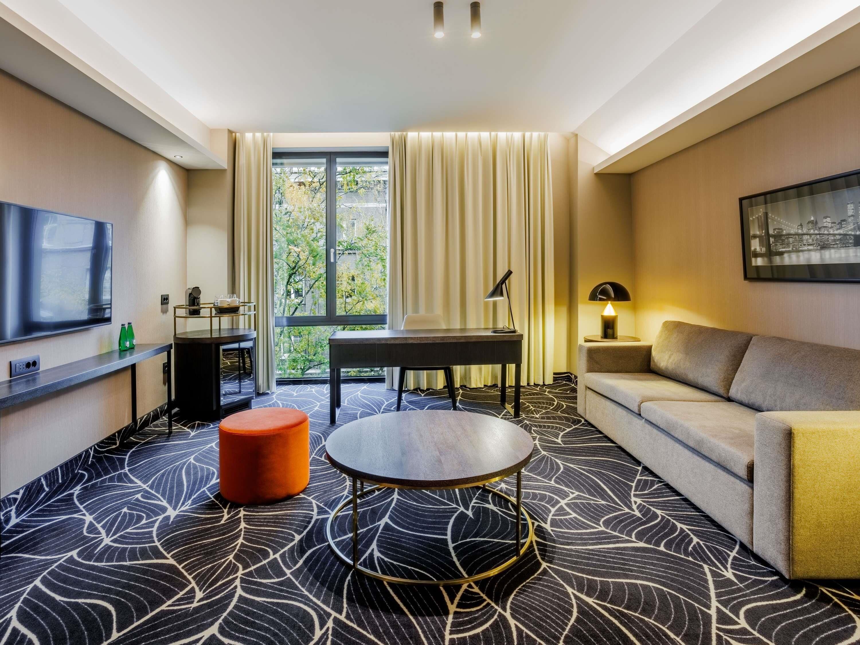 Executive Suite, 1 Double Bed, Balcony | Premium bedding, minibar, in-room safe, desk
