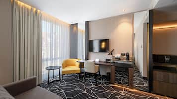 Deluxe Room, 1 Double Bed | Minibar, in-room safe, desk, laptop workspace