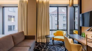 Quarto luxo, 1 cama de casal | Frigobar, cofres nos quartos, escrivaninha