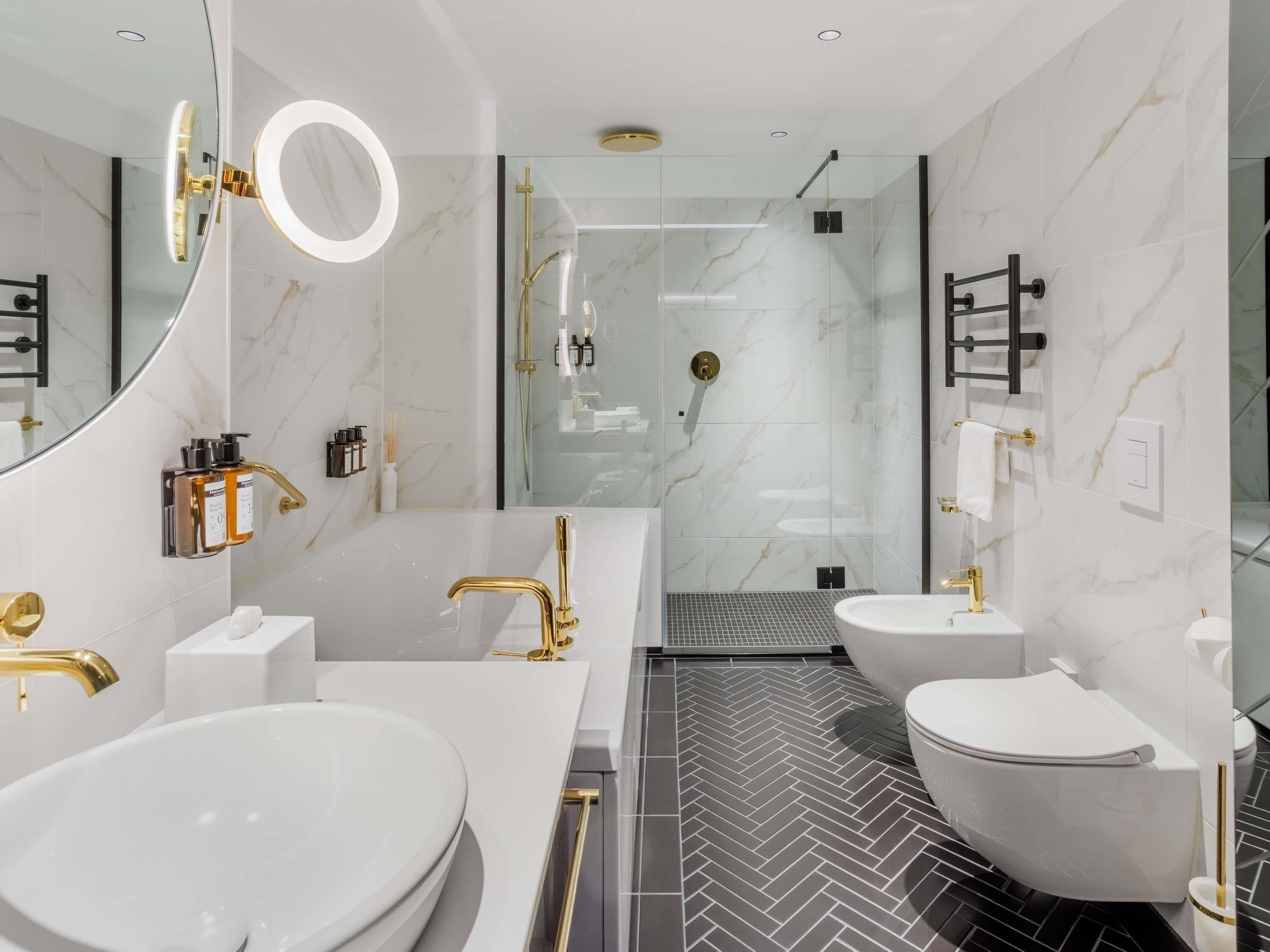 Executive Suite, 1 Double Bed, Balcony | Minibar, in-room safe, desk, laptop workspace