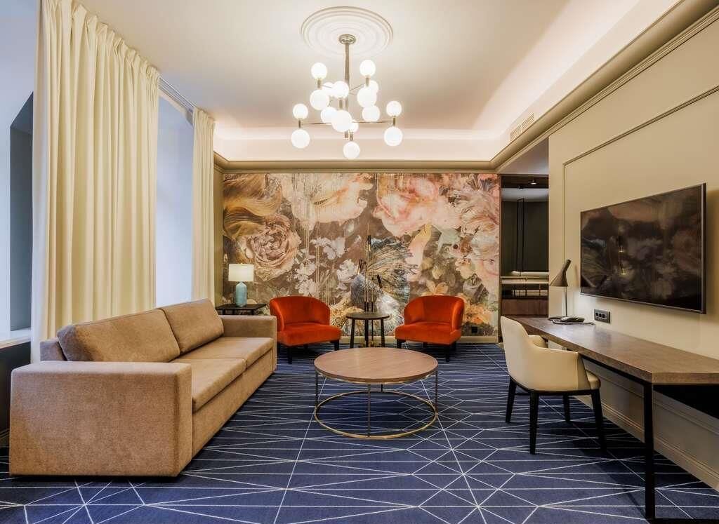 Deluxe Suite, 1 Double Bed, Balcony | Premium bedding, minibar, in-room safe, desk