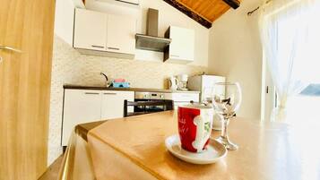 Apartment, 1 Schlafzimmer, Raucher, Balkon | Eigene Küche | Kühlschrank, Wasserkocher