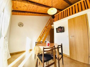 Appartement, 1 chambre, fumeur, balcon | Restauration